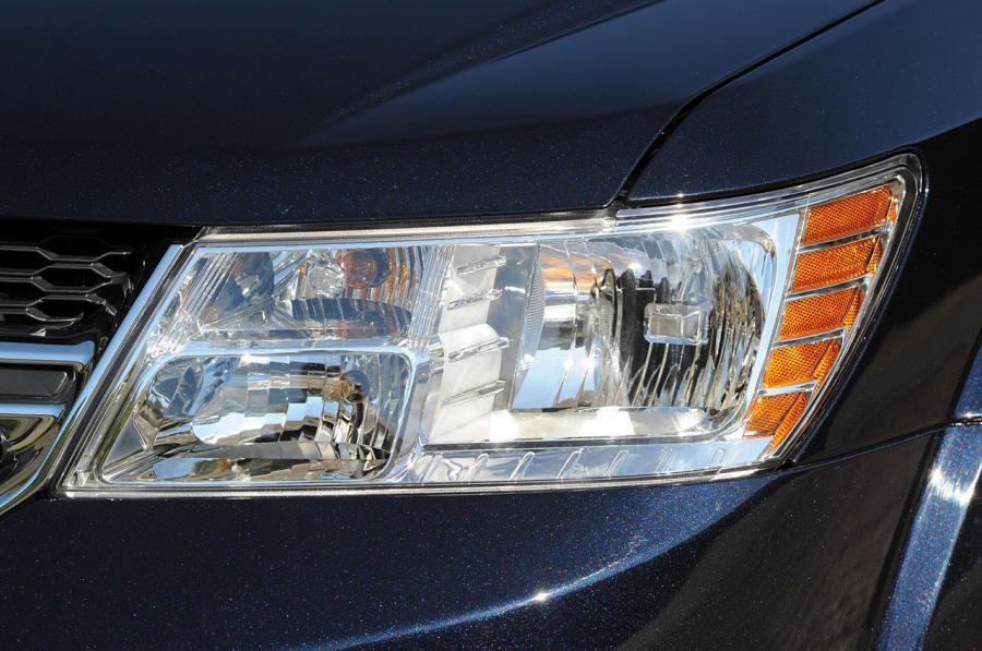  Dodge Journey 2011 года  (фото 2 из 69)